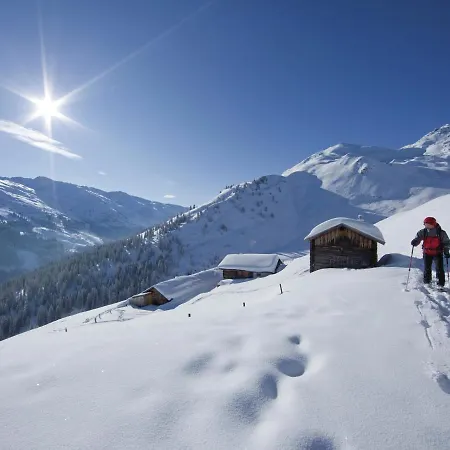 شقة In Near Penkenbahn Lift